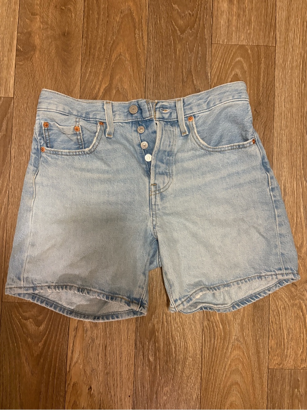 501 Levi's 100% Cotton Women's Light Denim Mid Rise Button Fly Shorts Mid-Thigh